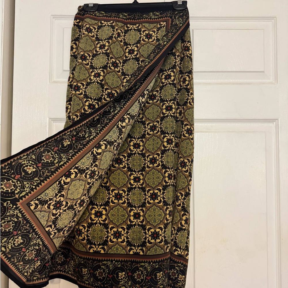 Sag Harbor Black and Olive Green Patterned Maxi Skirt